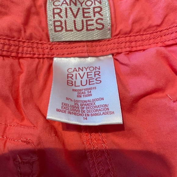 Cute Peach Capris - Picture 5 of 8